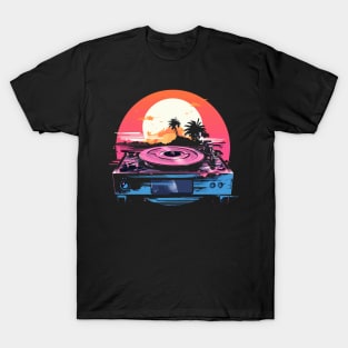 Turntable Vinyl in the Synthwave 80s eighties style T-Shirt